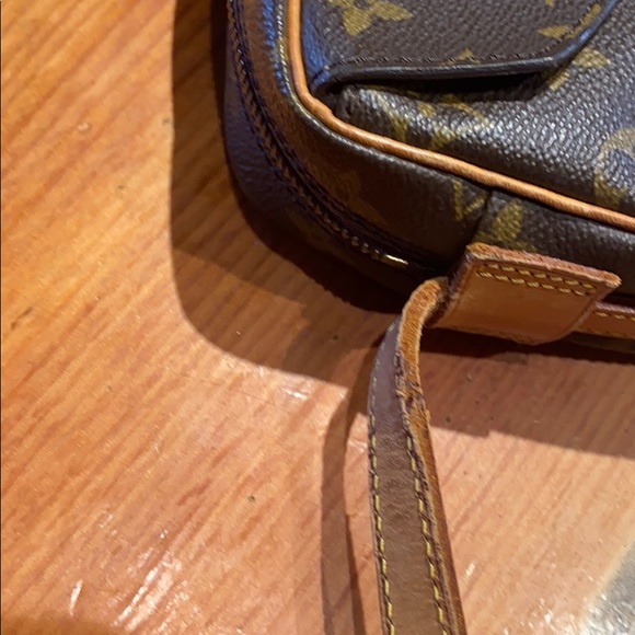 Louis Vuitton Jeune crossbody used - Picture 12 of 16